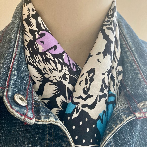 Vintage HONEY silk scarf - Picture 9 of 14